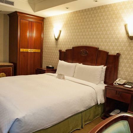 Royal Palace Hotel Taipei Bagian luar foto
