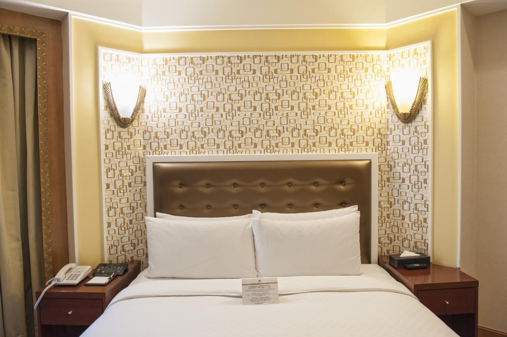 Royal Palace Hotel Taipei Bagian luar foto