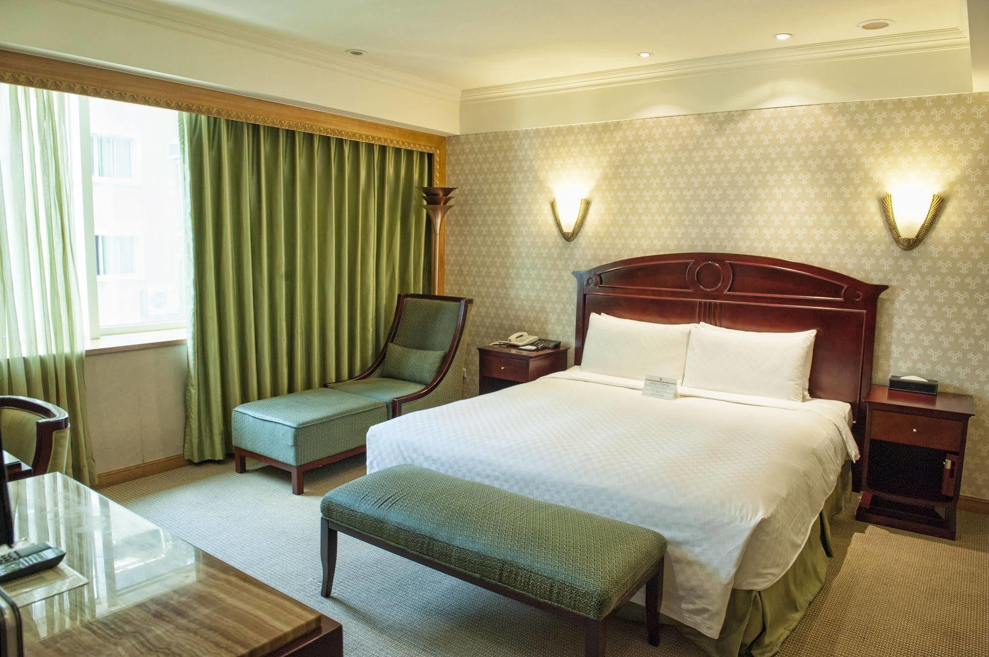 Royal Palace Hotel Taipei Bagian luar foto
