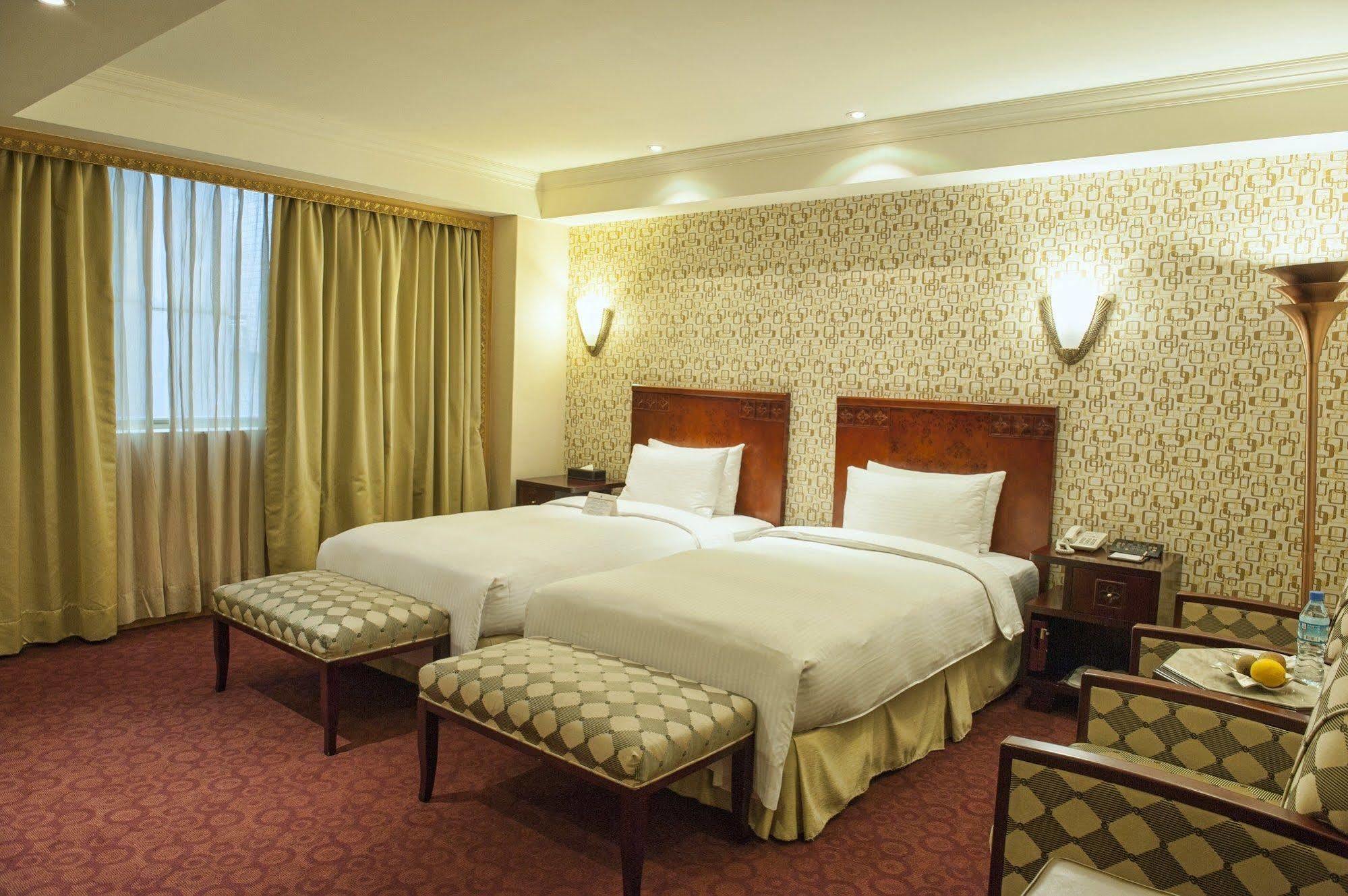 Royal Palace Hotel Taipei Bagian luar foto