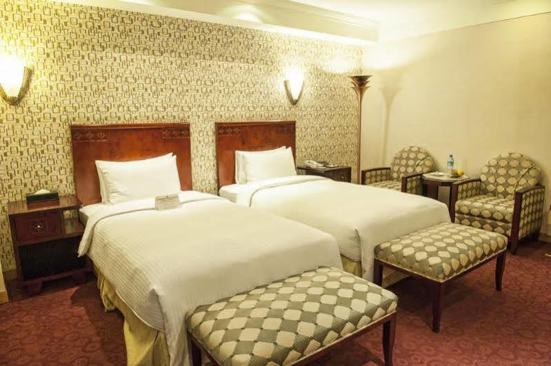 Royal Palace Hotel Taipei Bagian luar foto