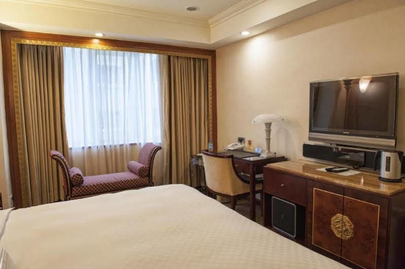 Royal Palace Hotel Taipei Bagian luar foto
