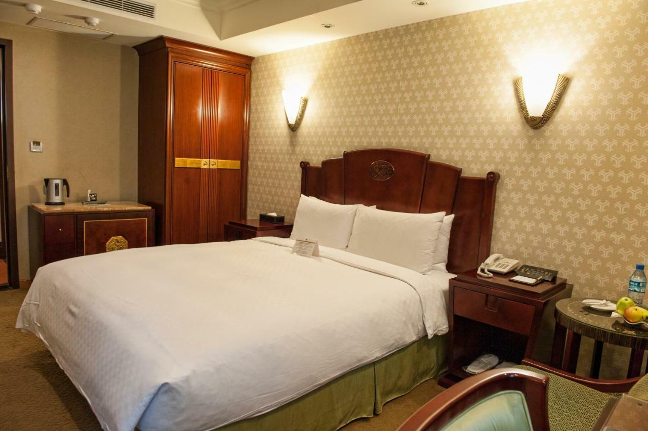 Royal Palace Hotel Taipei Bagian luar foto